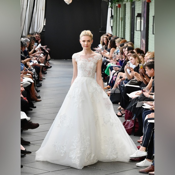 Nouvelle Amsale Miranda Gown - Picture 1 of 14